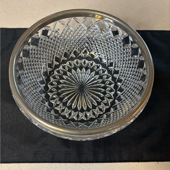 Vintage F.B. Rogers Silver Co 24% Leas Crystal Bowl With Silver-Plated Rim - Picture 2 of 5